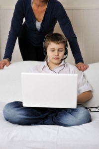 parent monitoring child's computer use